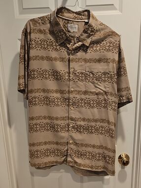 Quiksilver Men’s Short-Sleeve Button-Up Shirt — Taupe and Brown Pattern